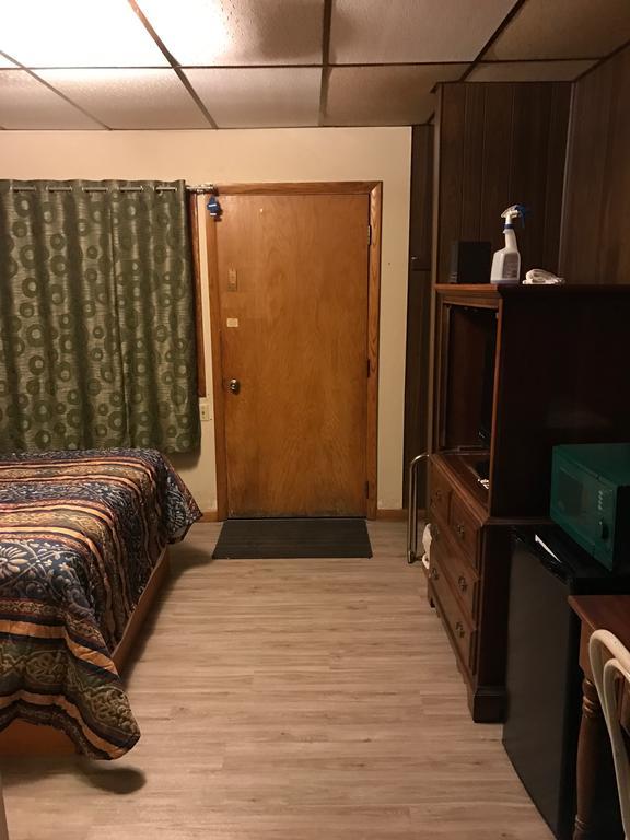 Lakeview Motel Two Rivers Екстер'єр фото