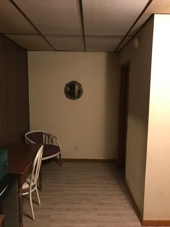 Lakeview Motel Two Rivers Екстер'єр фото