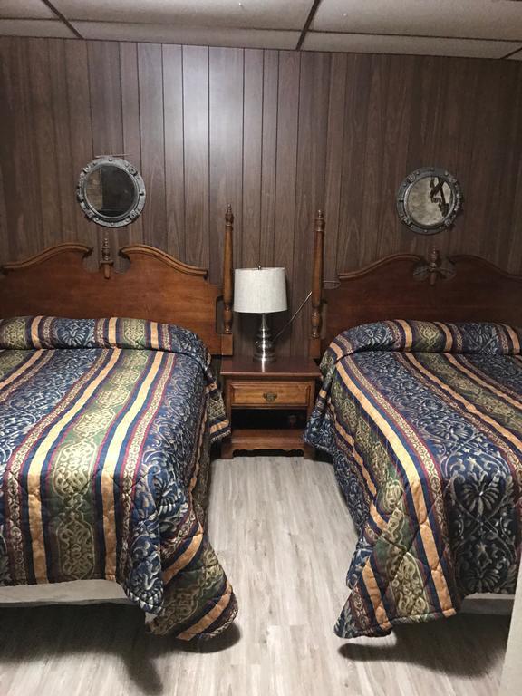 Lakeview Motel Two Rivers Екстер'єр фото